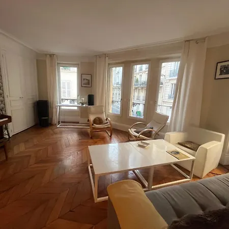 Apartment Eiffel Tower 4p - Passy - Quiet - *